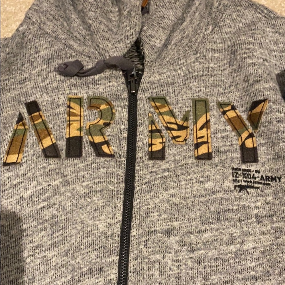 izzue jacket - Picture 2 of 8